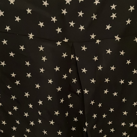 Madewell Star Print V-Neck Silk Blouse - Picture 4 of 9